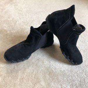 Skechers -Relaxed Fit Chelsea Boot/Black Sz 9.5